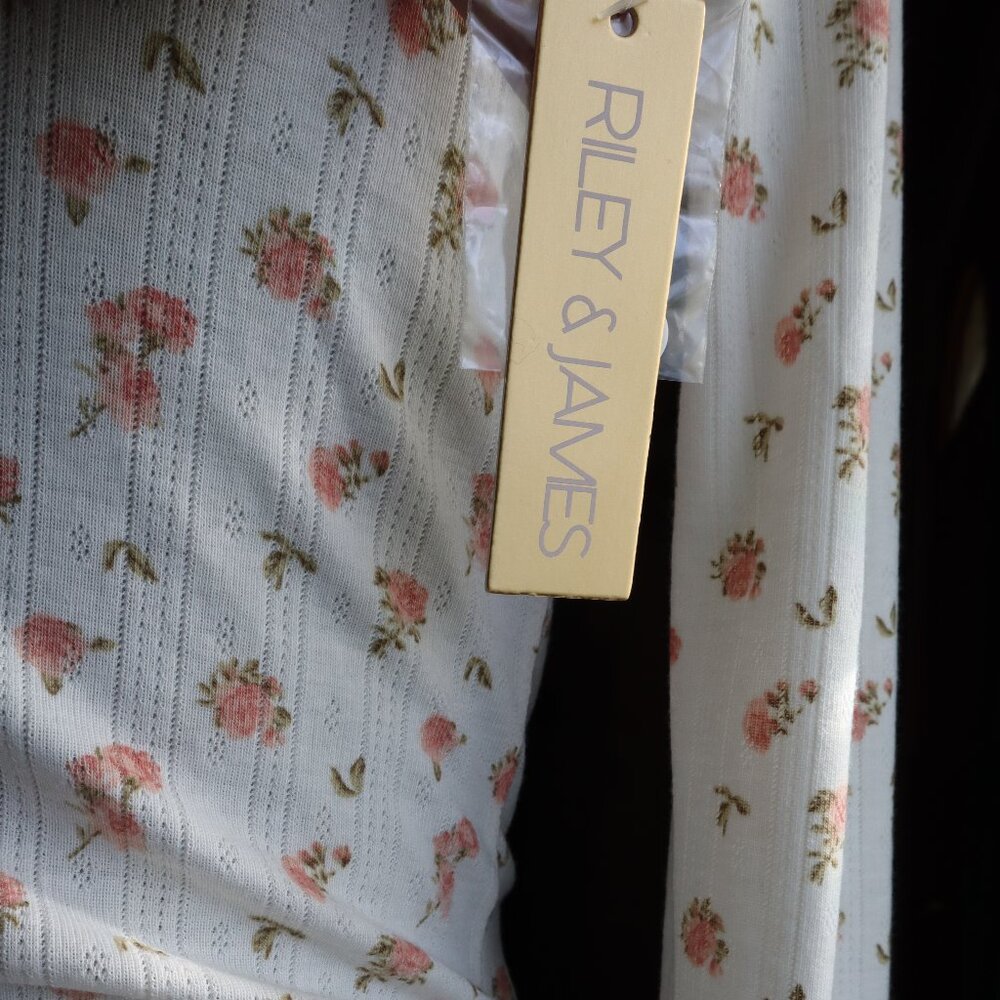 NWT Riley and James Long sleeve ditsy floral button down top